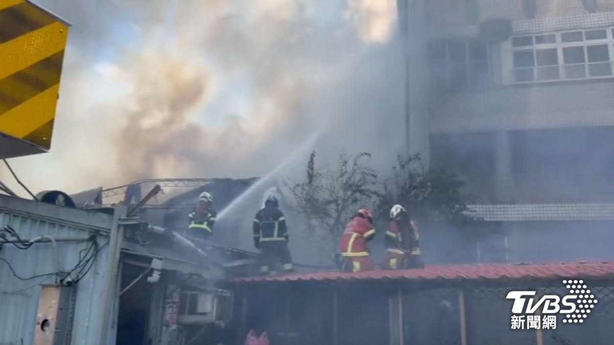 樹林鐵皮工廠大火！　柑園國小11/7停課、期中考延後