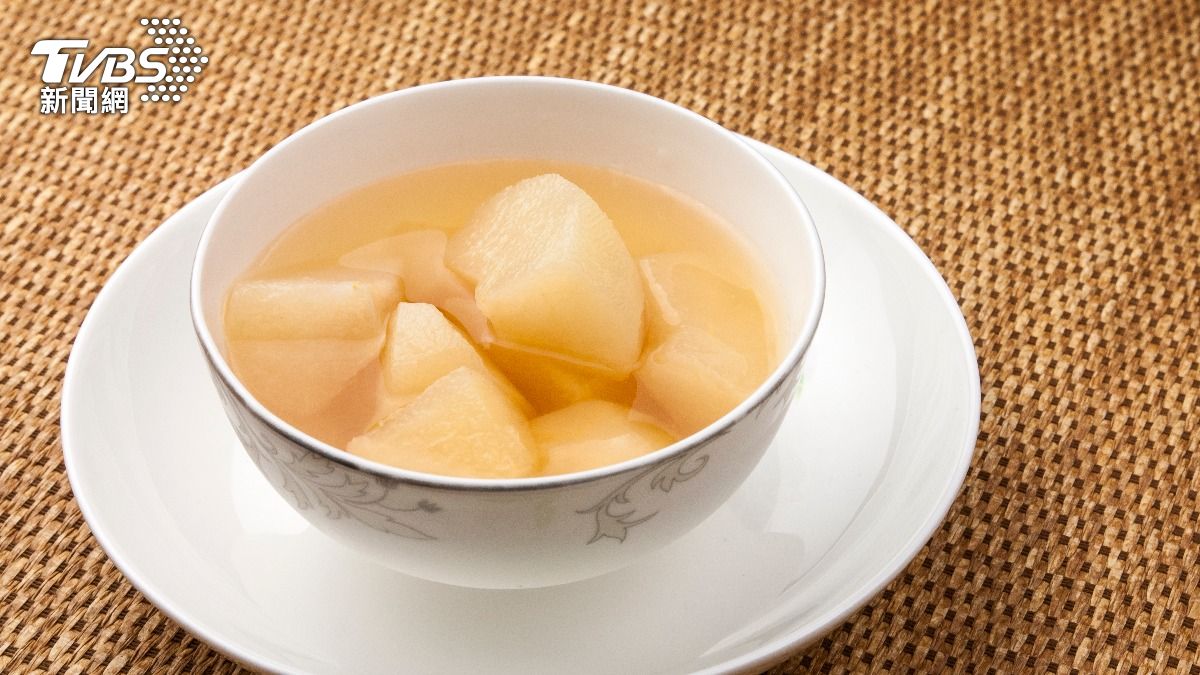 換季過敏超困擾!中醫曝「蜂蜜燉水梨」止咳超有感:這樣煮才有效