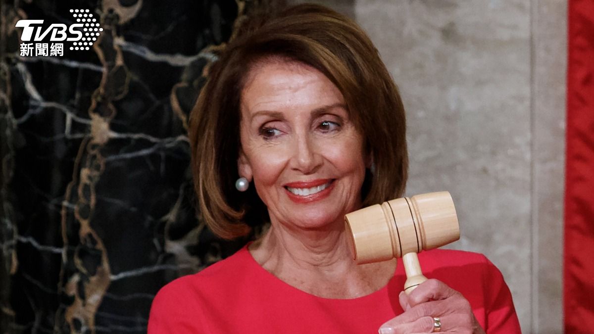 影片有中華民國國旗 裴洛西宣布退休 川普評「是好事」