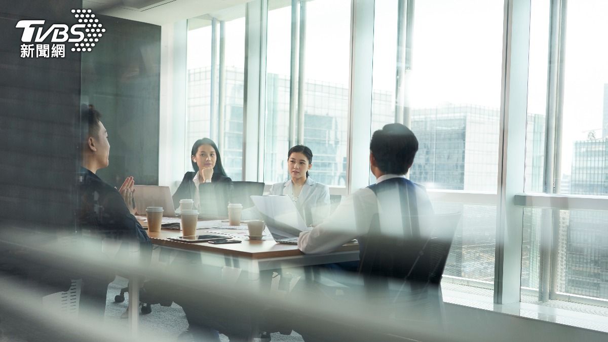 不加班遭酸!同事「被動收入8萬」引熱議 網力挺:有底氣才爽