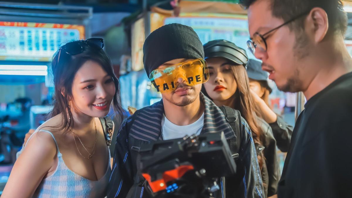 曾任台北觀光宣傳大使!黃明志MV慘遭下架 觀傳局:已無合作