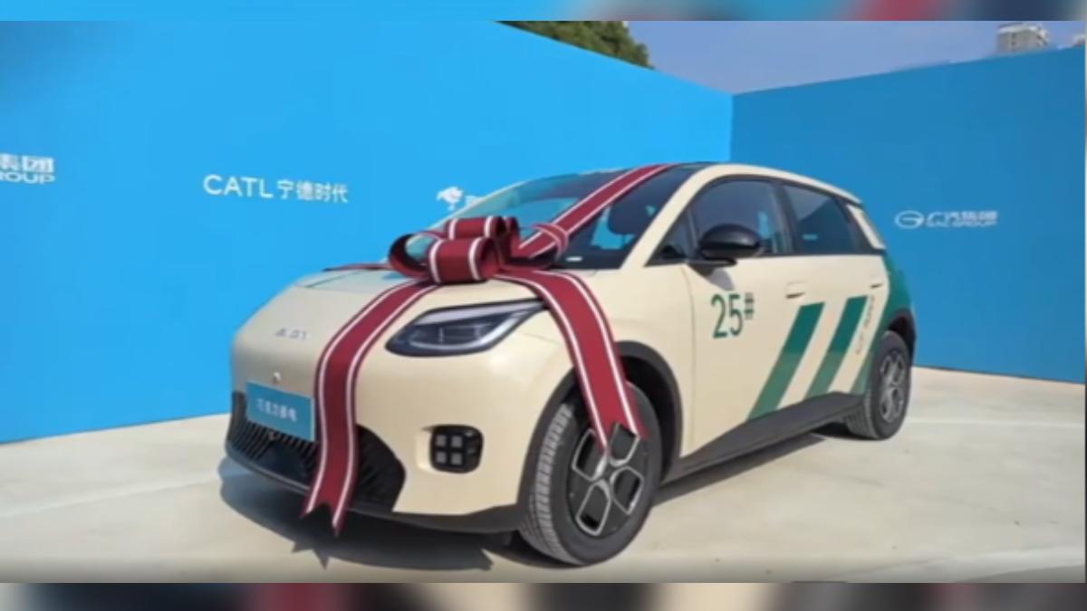 京東也造車 31萬台幣配備席夢思、倒車哨兵