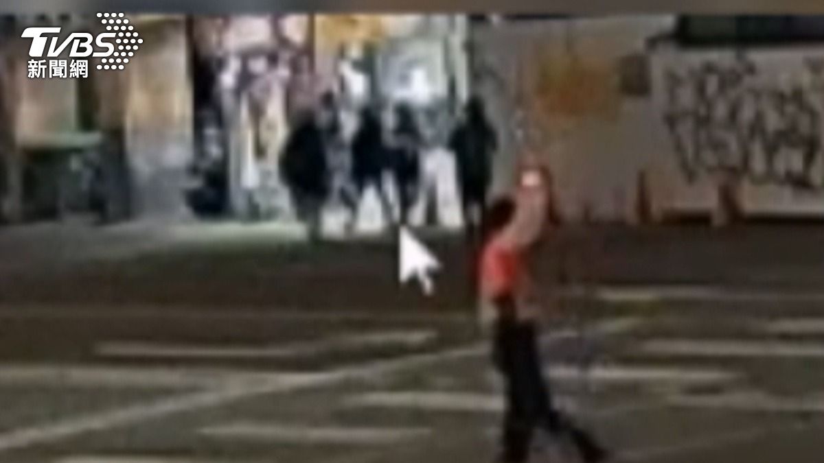 放學遇恐嚇！女街友涉持剪刀攔路　3學生急躲餐廳求助