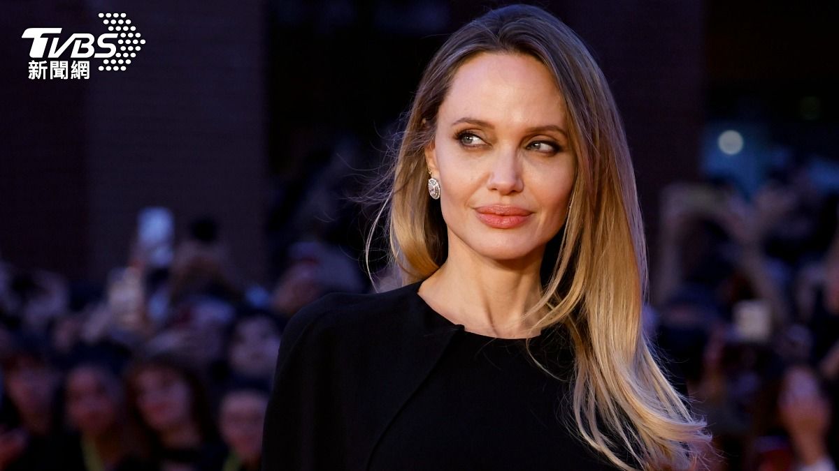 紅軍城巷戰激烈！　安潔莉娜裘莉訪烏　保鏢「被抓去當兵」