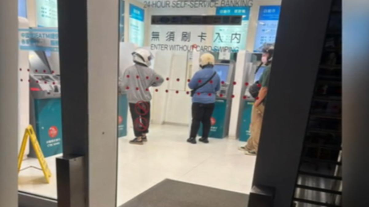 中國信託系統異常！ATM領嘸錢　民眾怒：還收扣款通知