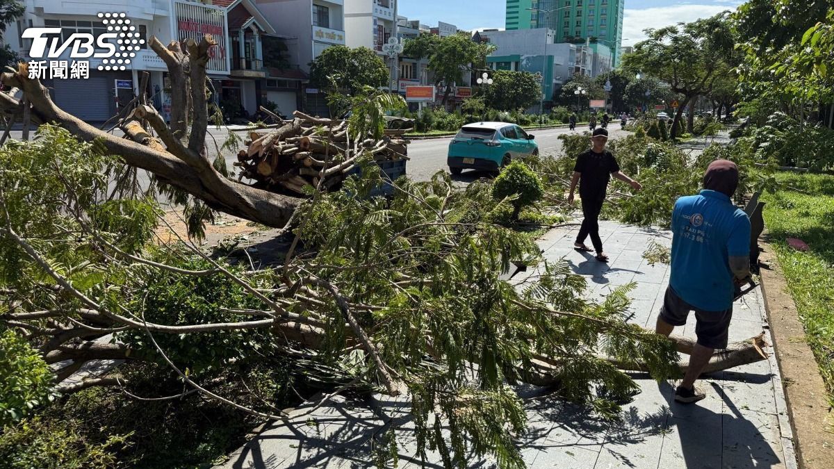 摧毀2600棟民宅「海鷗」颱風重創越南 百萬戶斷水電