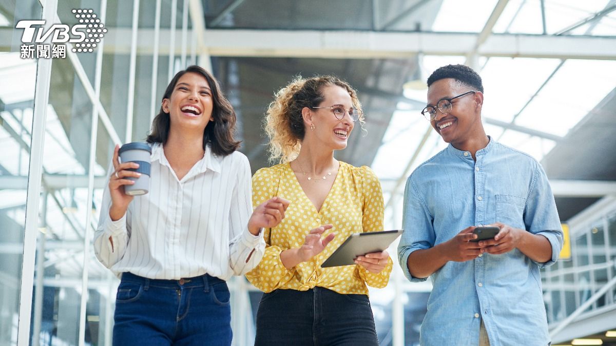 零食櫃不稀奇!「公司福利」百百種 網曬超狂內容羨煞眾人