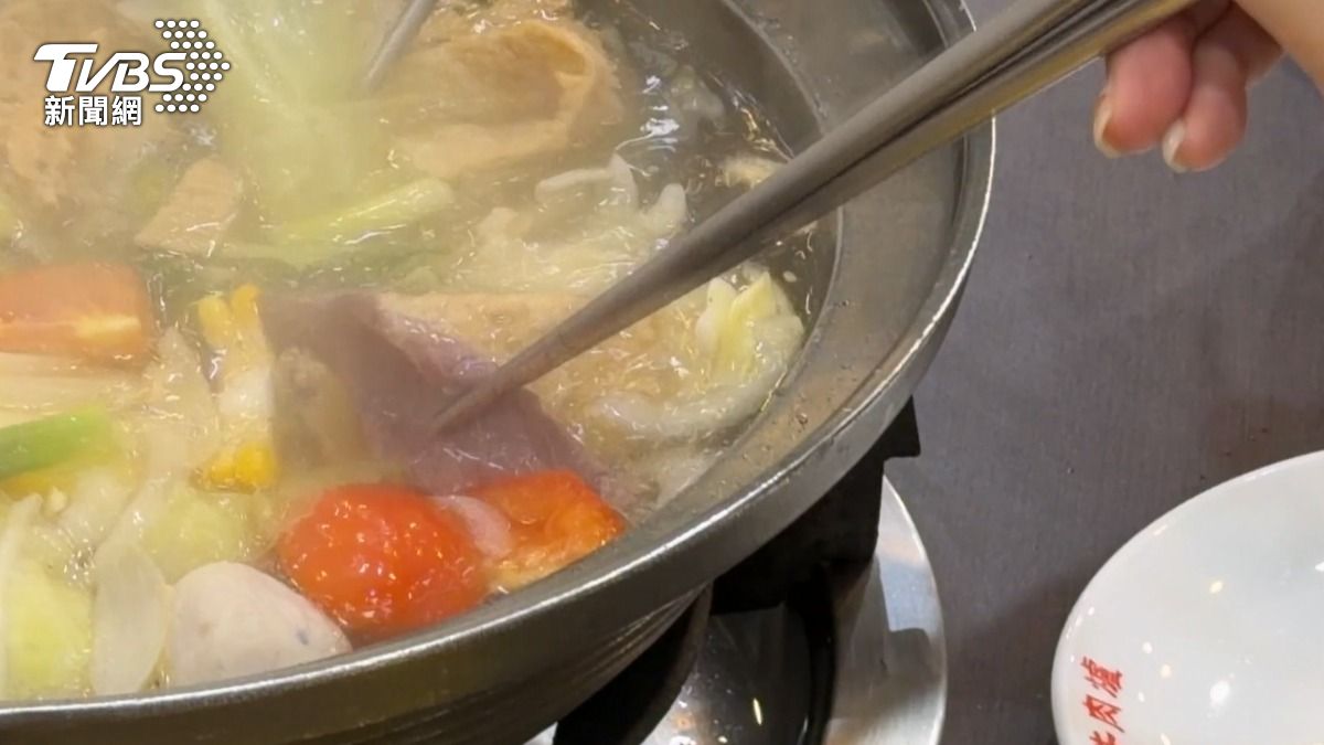 黃仁勳「帶貨成功」! 劉家莊牛肉爐登熱搜 莉莉水果店爆紅