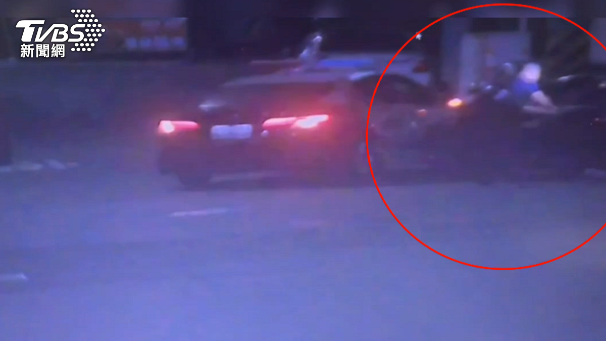 槍砲、毒品前科駕駛凌晨訪友　找17歲網友陪同　遇警還丟包