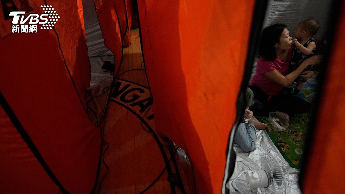 90萬人撤離!鳳凰進逼菲將颳17級風 CNN:恐升級超強颱風