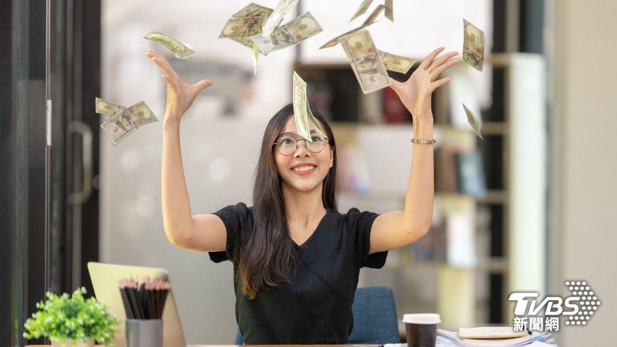 財神爺眷顧！「4生肖+時辰」命盤自帶貴氣星　不強求也能得財