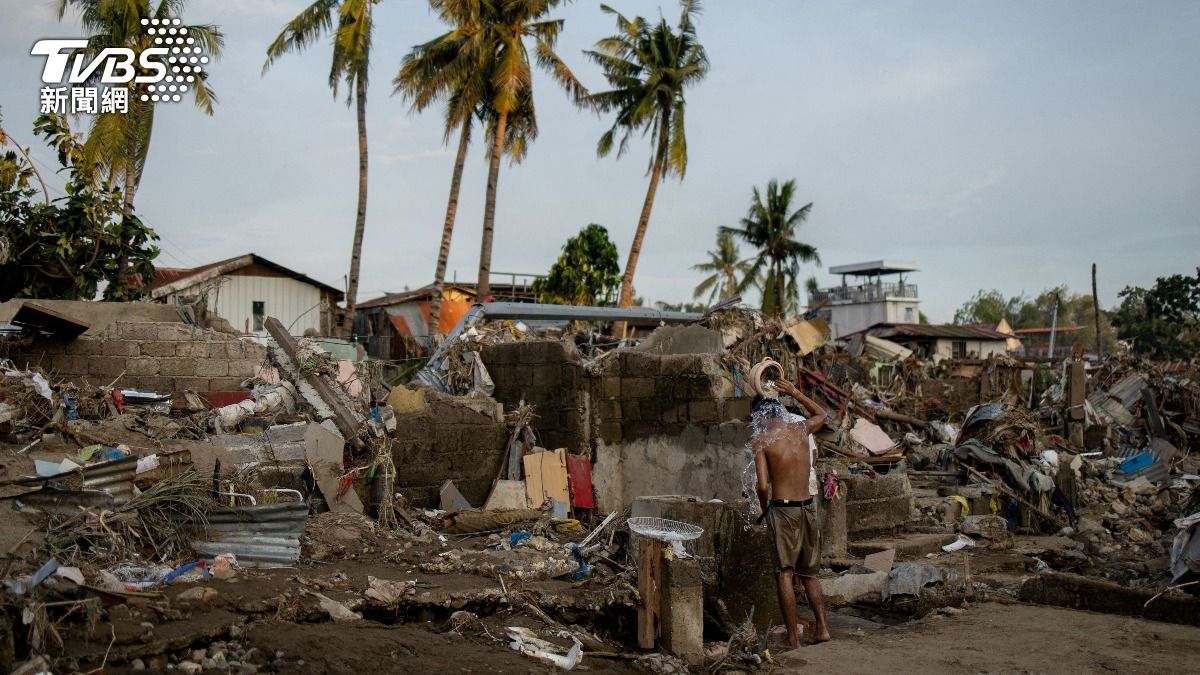 颱風鳳凰菲律賓釀2死疏散逾百萬人　多民房被毀、電力中斷