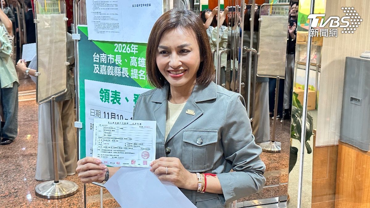 綠初選登記今開跑！邱議瑩搶頭香　嗆：支持鄭麗文就是挺中國路線