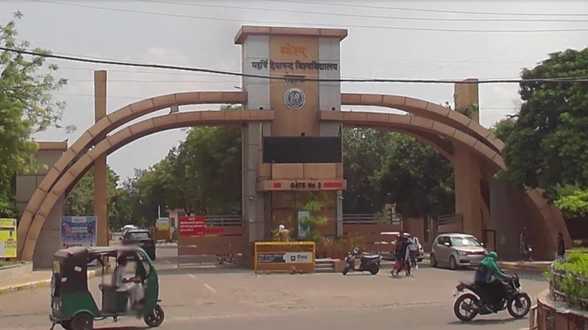 欲請生理假!印大學女清潔工遭男主管被迫脫衣「拍衛生棉照」證明