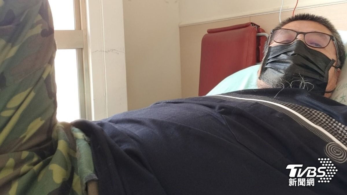 醫院廣播防竊賊「黑T＋迷彩褲」他低頭一看：完了就是我