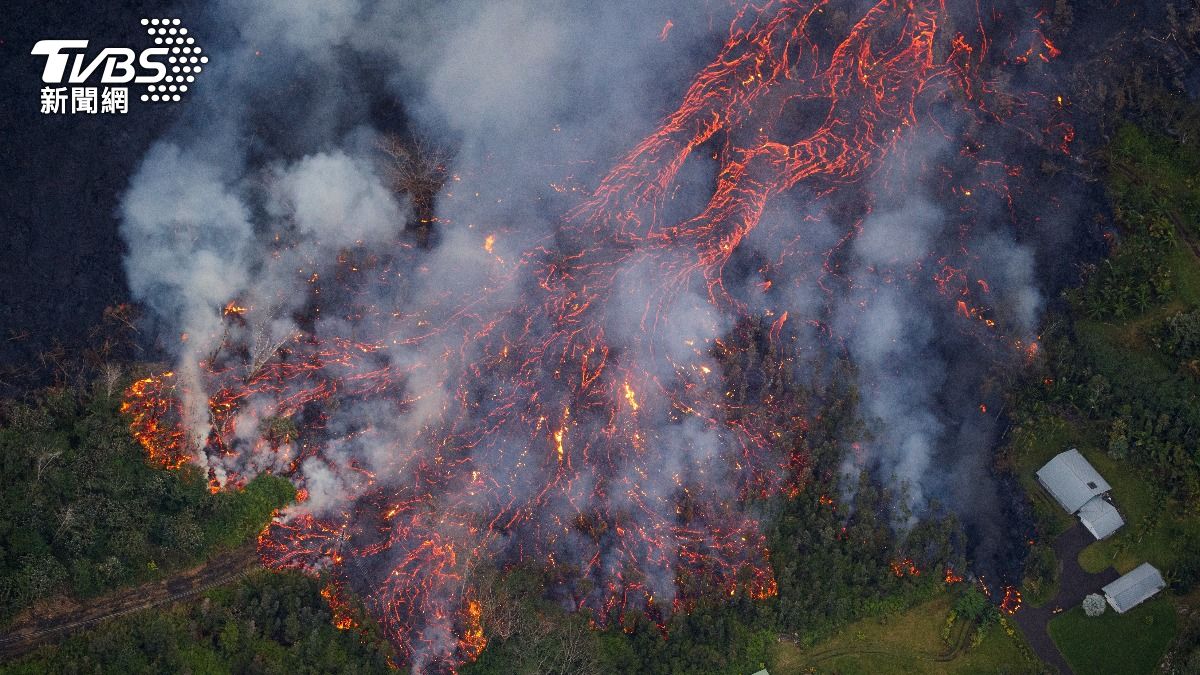 不到一年噴發近40次 夏威夷基拉韋亞火山再噴發