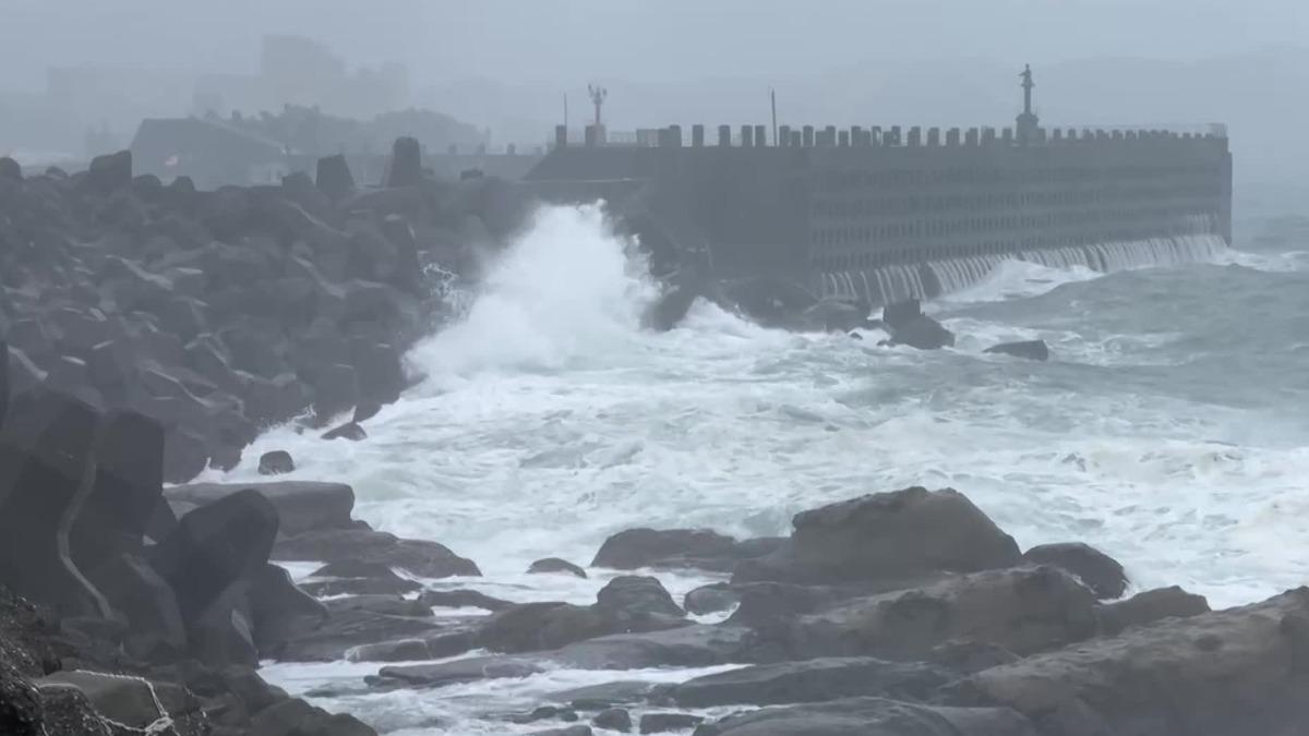 Typhoon Fung-wong threatens Taiwan work suspensions