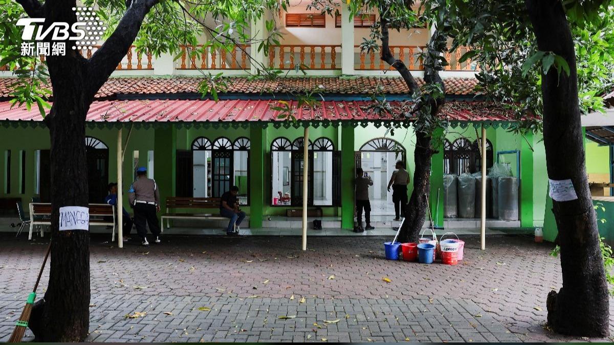 印尼高中清真寺爆炸案96傷 嫌犯17歲校內生