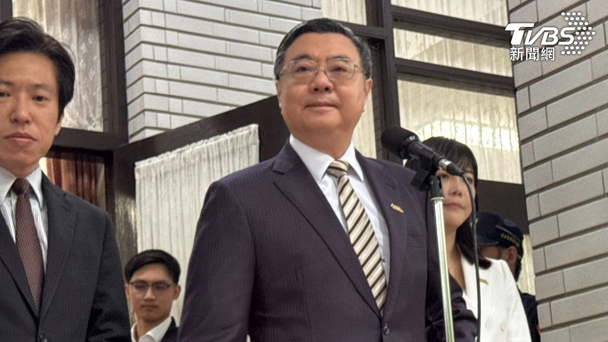 行政院長卓榮泰今天上午在立院受訪。（圖／劉庭宇攝）