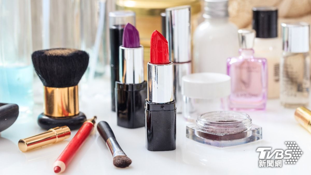 過期口紅先別丟！「5招」超神再利用　竟能充當螺絲潤滑油