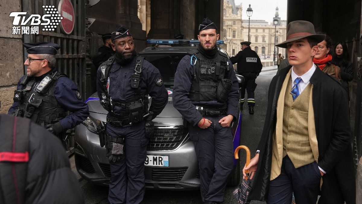 福爾摩斯穿越辦案? 羅浮宮竊案「型男少年」身份曝光