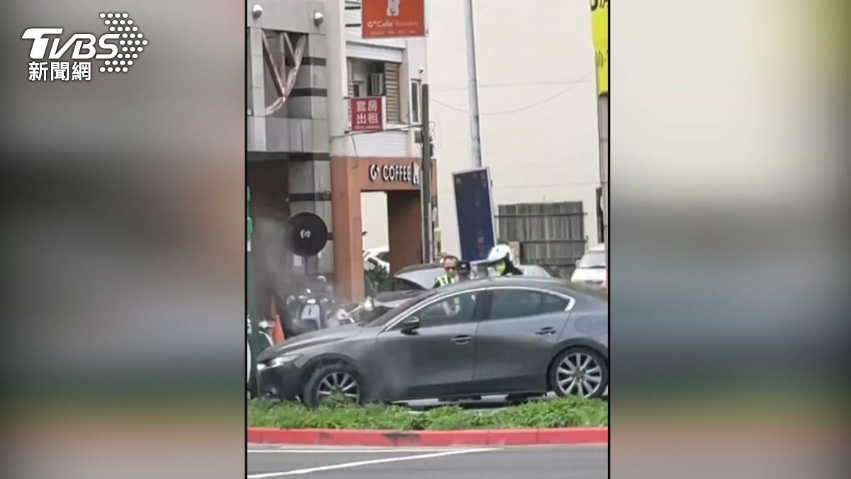 吞安眠藥照樣開車上路 33歲女駕駛撞號誌桿仍「狂踩油門」送醫