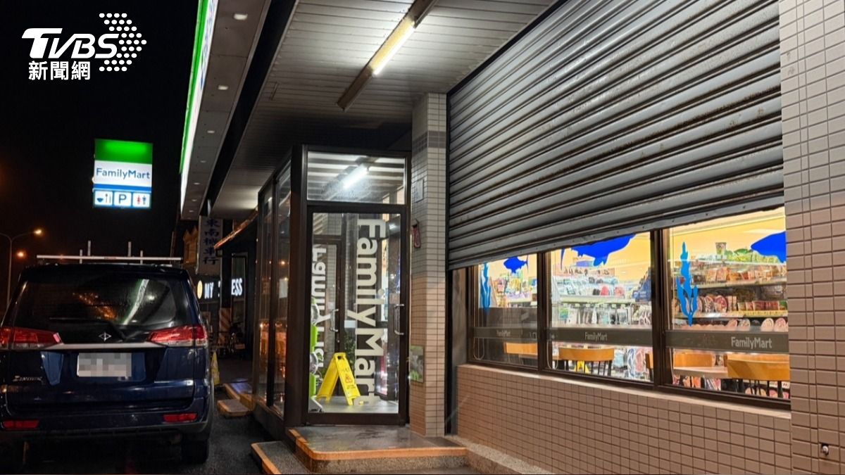 屏東恆春颳大風！超商照常營業「鐵門拉一半防颱」