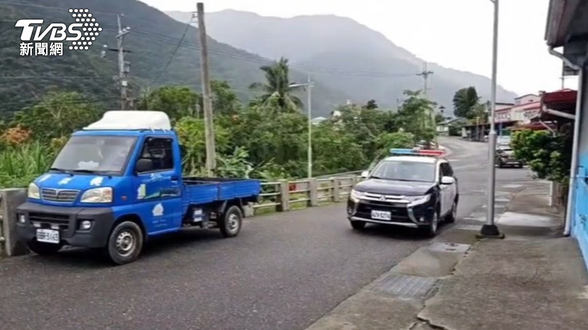 金峰鄉廣播，提醒民眾等陸上警報解除再去領普發現金。（圖／TVBS）