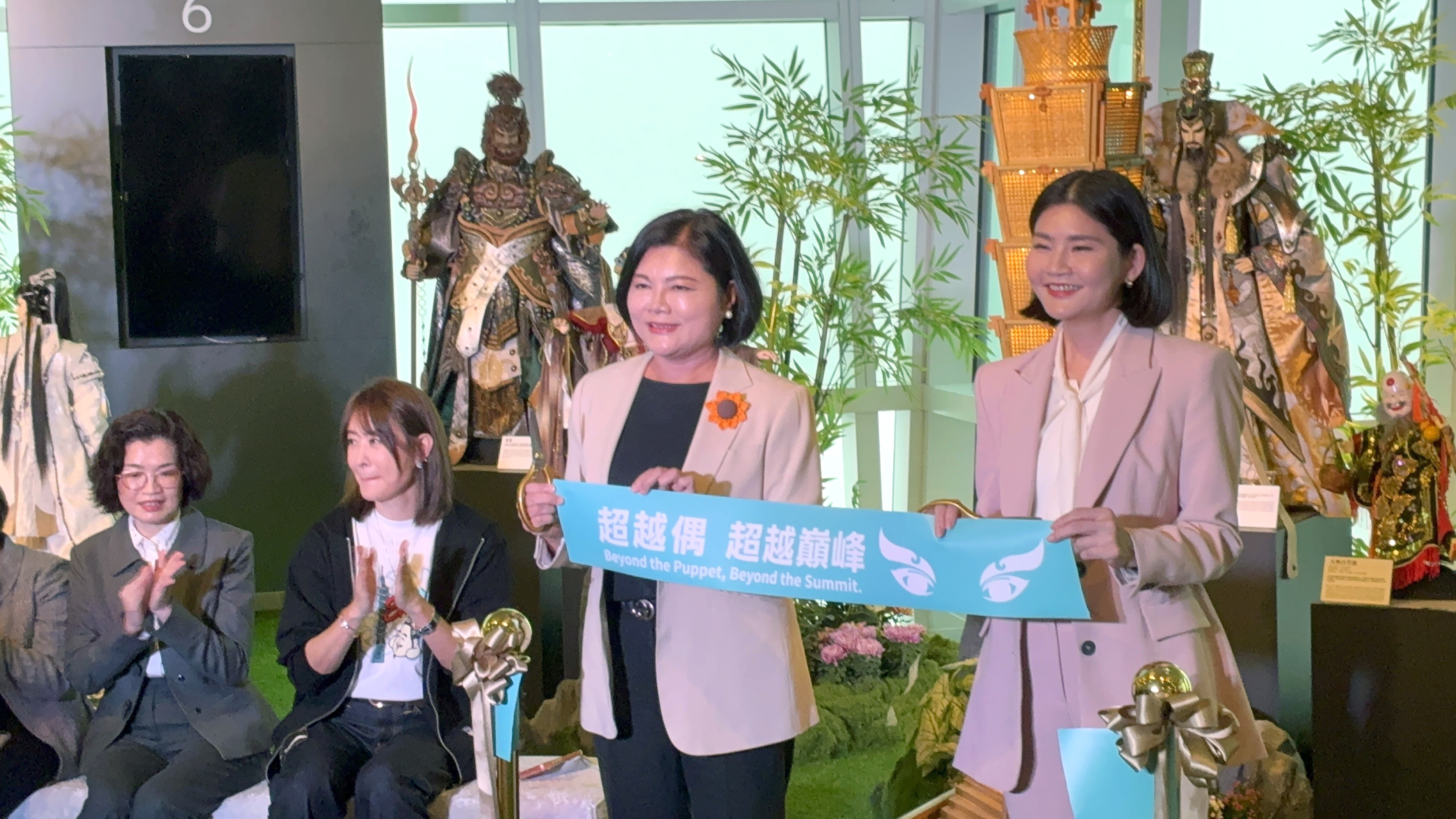 雲縣府推特展　台北101竹形建築、布袋戲偶吸睛