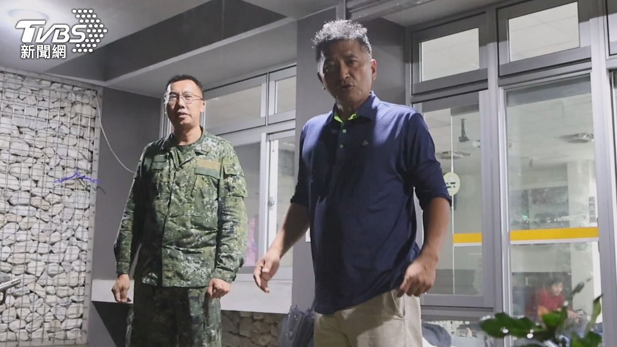 蘇澳鎮長李明哲與陸軍步兵第一五三旅旅長陳品全。（圖／蘇澳鎮災防中心提供）