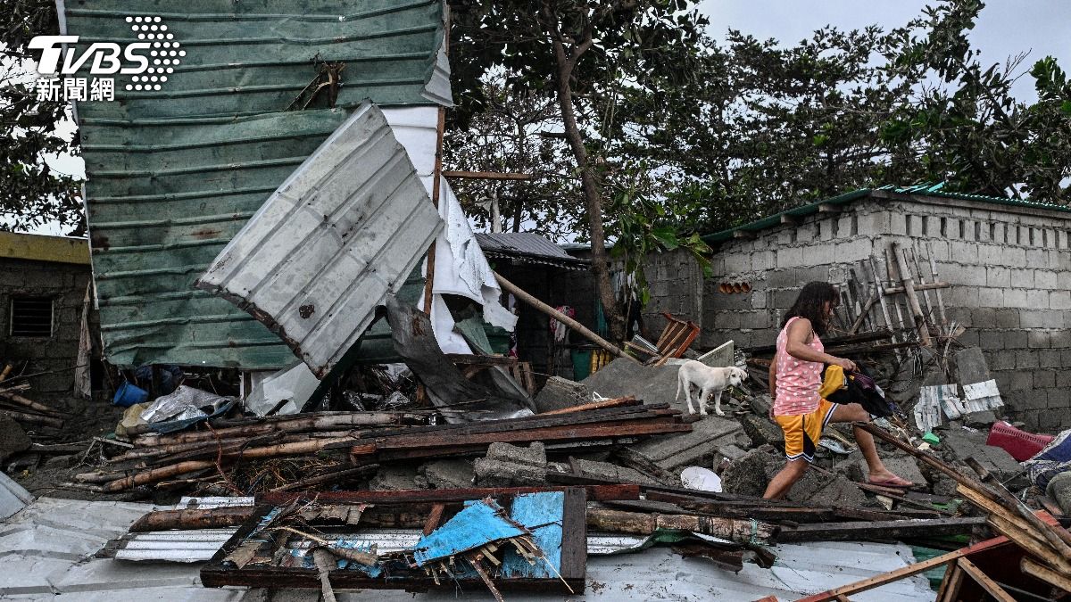 鳳凰颱風襲菲律賓已釀27死 恐回馬槍重新進入菲國責任區