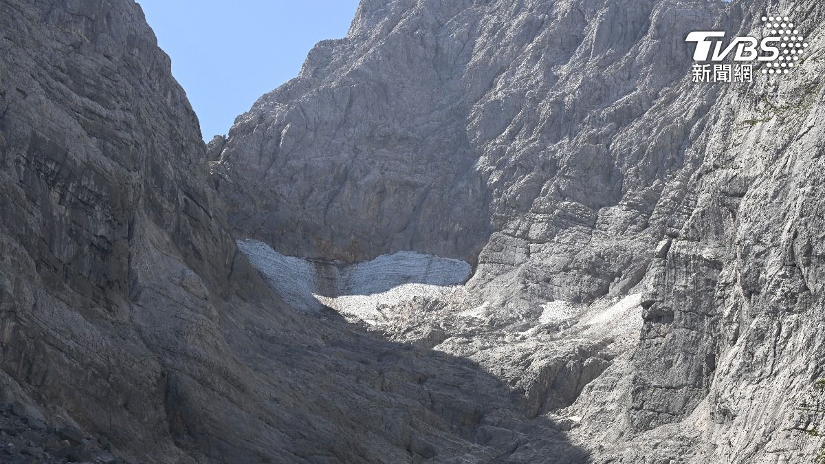 夏季也能看到的冰川奇景在日本 NHK主播讚嘆