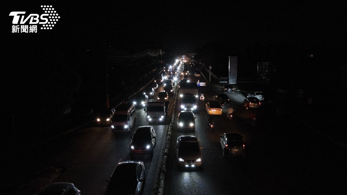 輸電系統故障 多明尼加大停電、首都一片漆黑