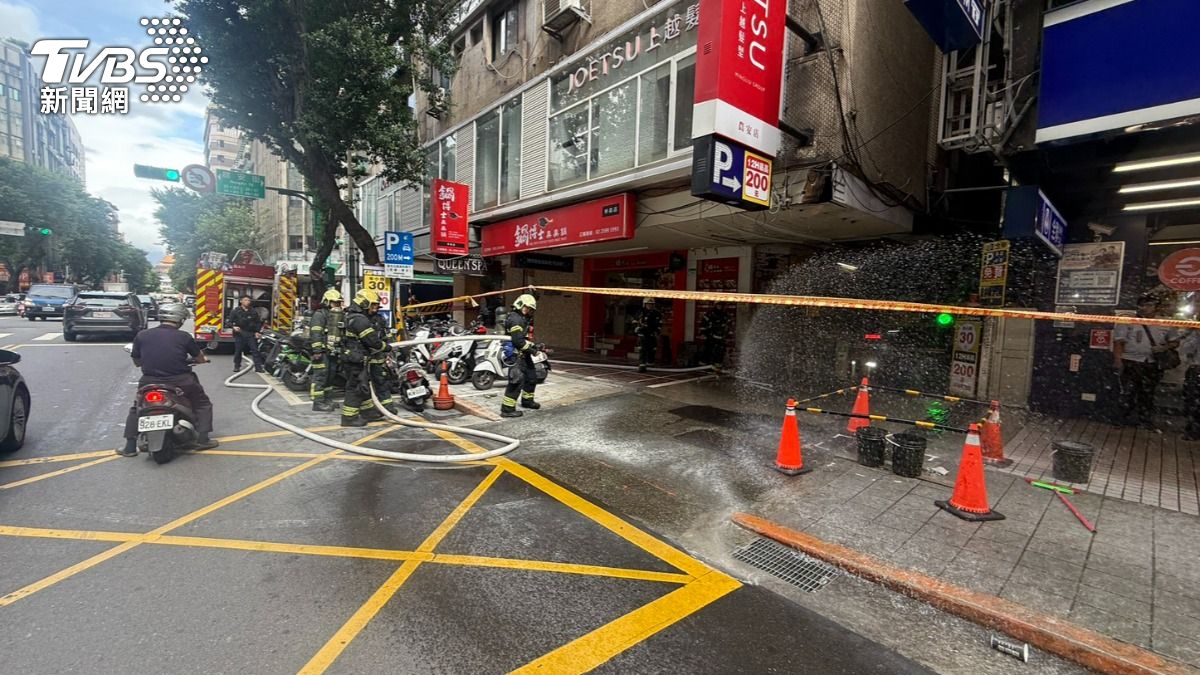 快訊/北市林森北路挖破管線「大量瓦斯外洩」 消防人員射水戒備