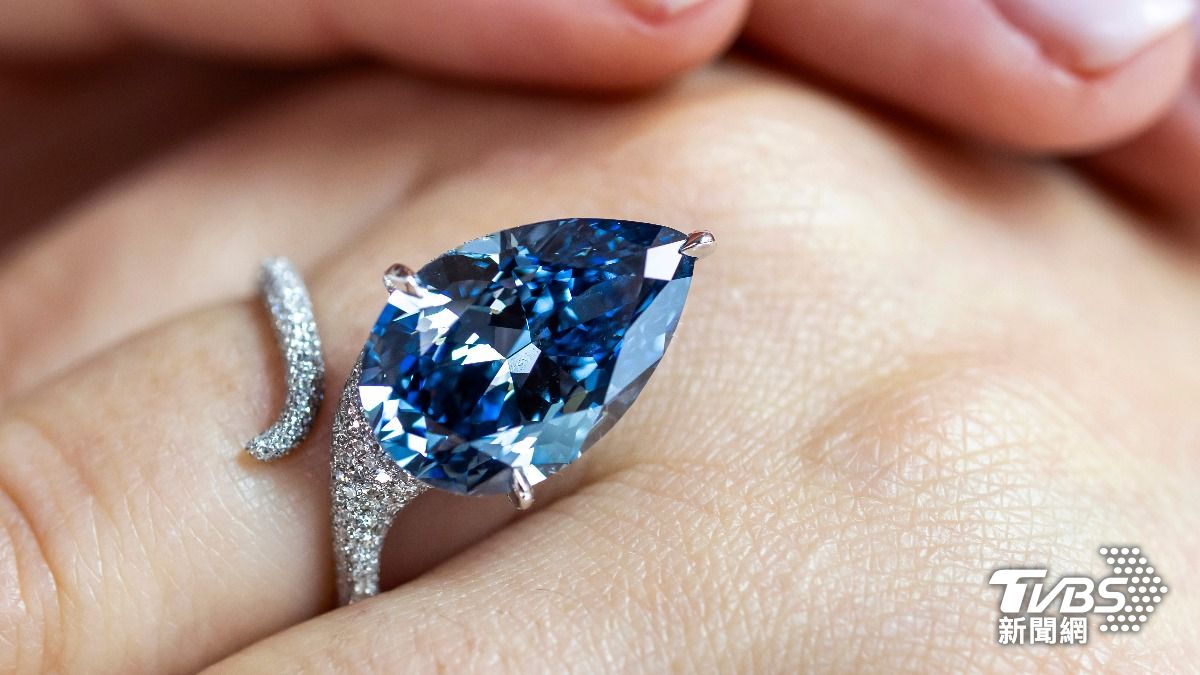 9.51克拉藍鑽「Mellon Blue」近8億拍出　珠寶商：原預期更高
