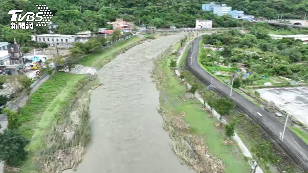 蘇澳白米溪暴漲成災 民代批分洪道工程延宕 卓:擴大徵收土地
