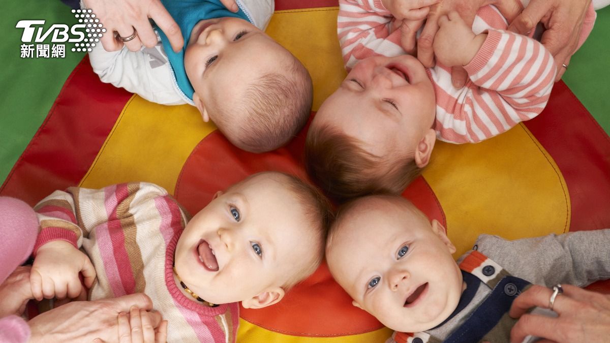 男同找代孕「迎4胞胎」喜曬照　網不祝福反罵爆：自我感動什麼？