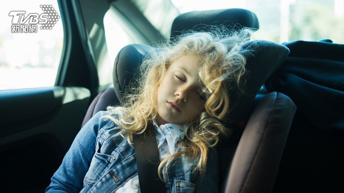 他顧看A片女兒鎖車內被高溫熱死 美莽父要入獄前輕生逃制裁