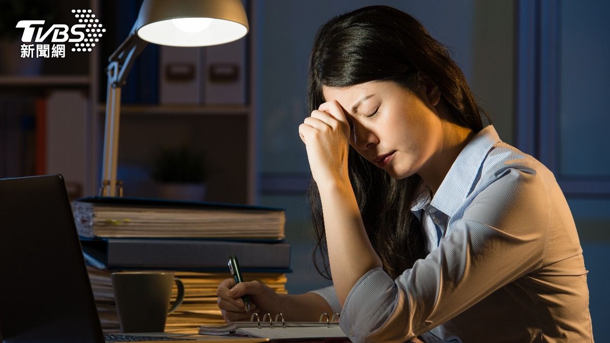 久坐血液變炸彈!35歲女沒三高竟中風 心臟1小洞成致命捷徑