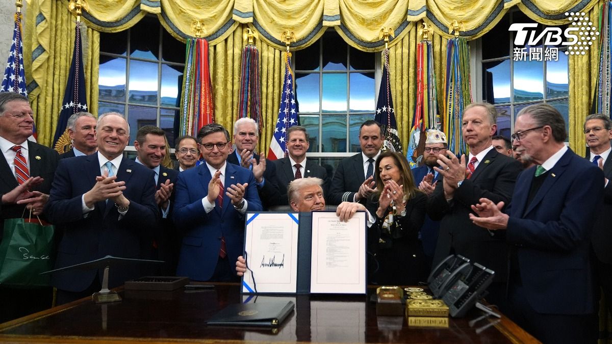 關門43天　美政府重啟　被裁公務員復職　航空亂象待解