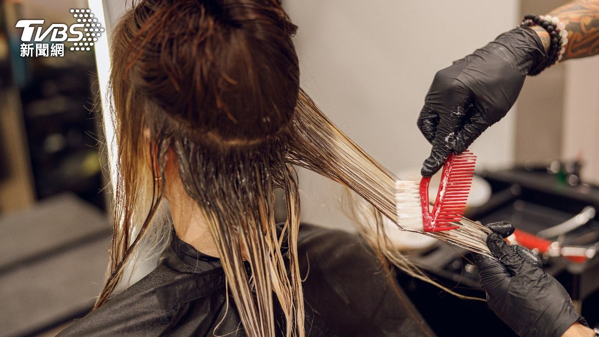 5髮色一染　瞬間老5歲！髮型師力推：改染「它」超減齡