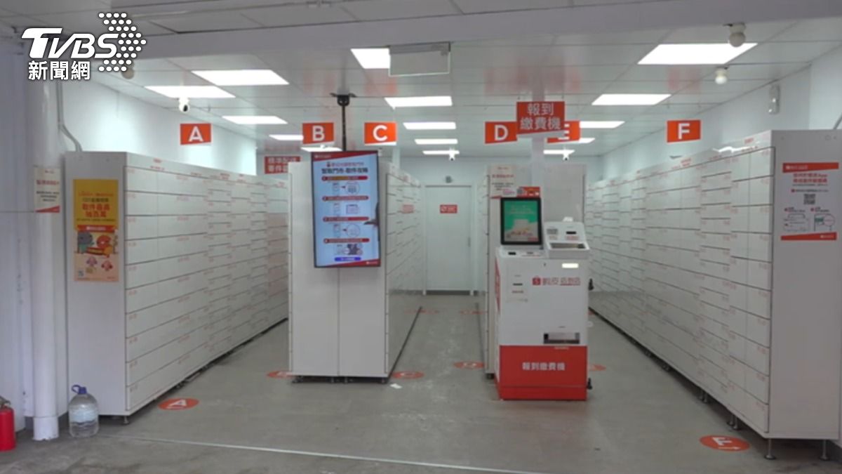 被鎖在店裡面!取個貨「鐵門全降下」 男傻眼:受困40分鐘