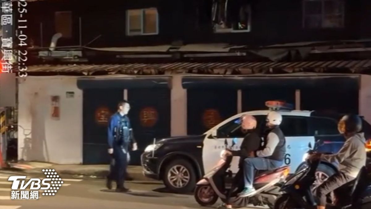 萬華「裸上身男」手持長刀當街揮舞　七彩音響開整夜鄰居崩潰