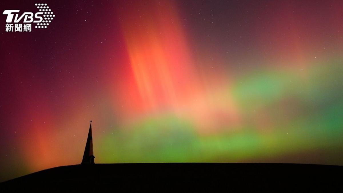 罕見絕美極光 現歐美日澳 最大地磁風暴來襲