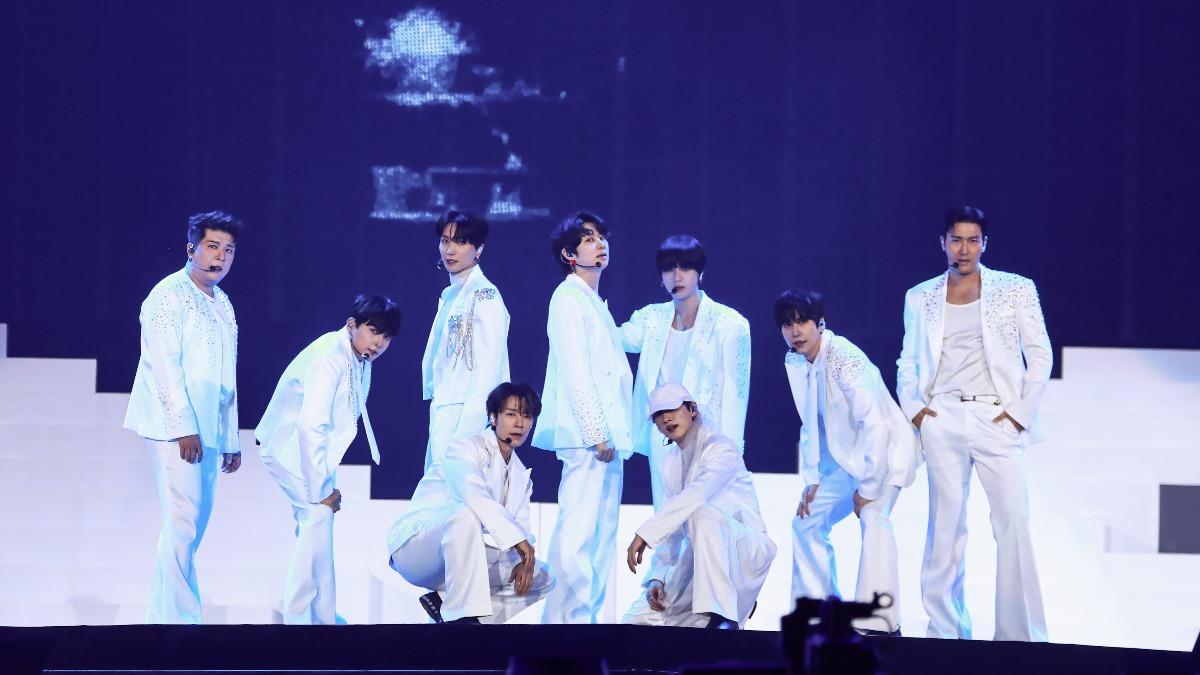直擊／SUPER JUNIOR站上大巨蛋　利特哭了、銀赫喜擁很多老婆