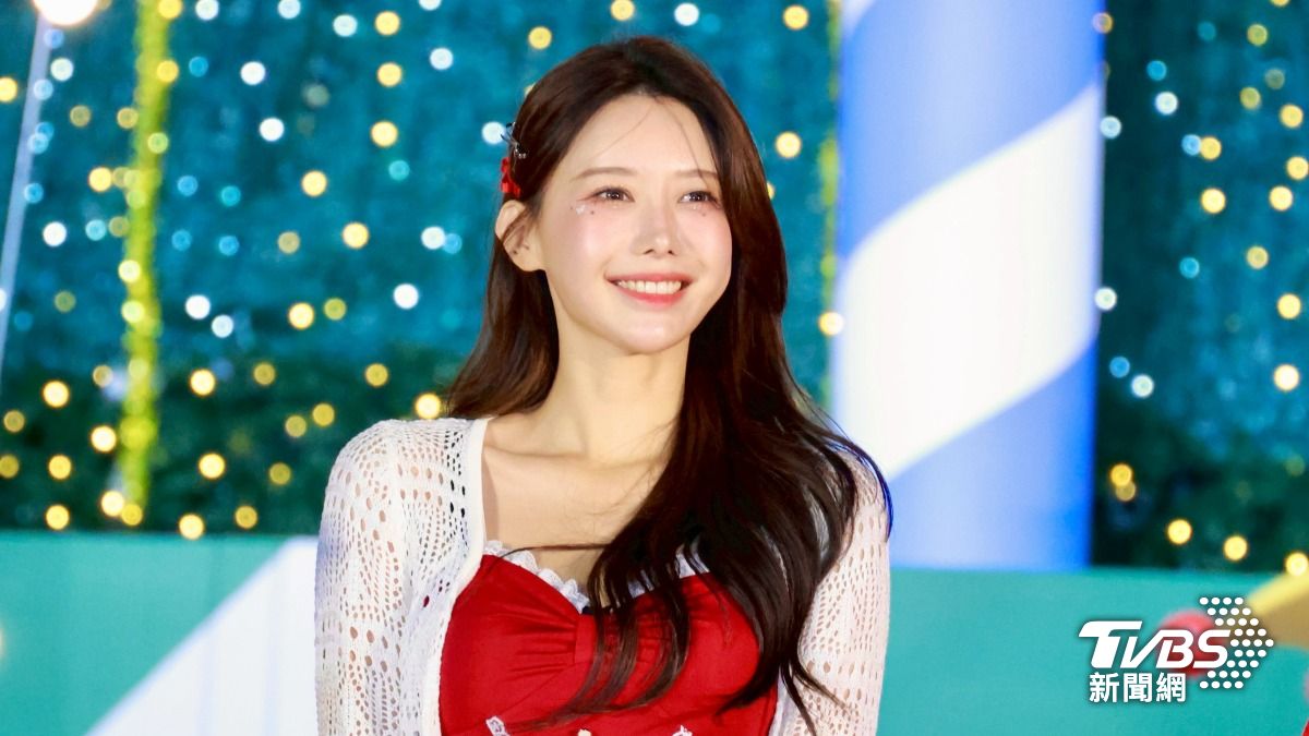 新北耶誕城變身「馬戲團」　李雅英亮麗現身：揭幕特技×光雕大秀