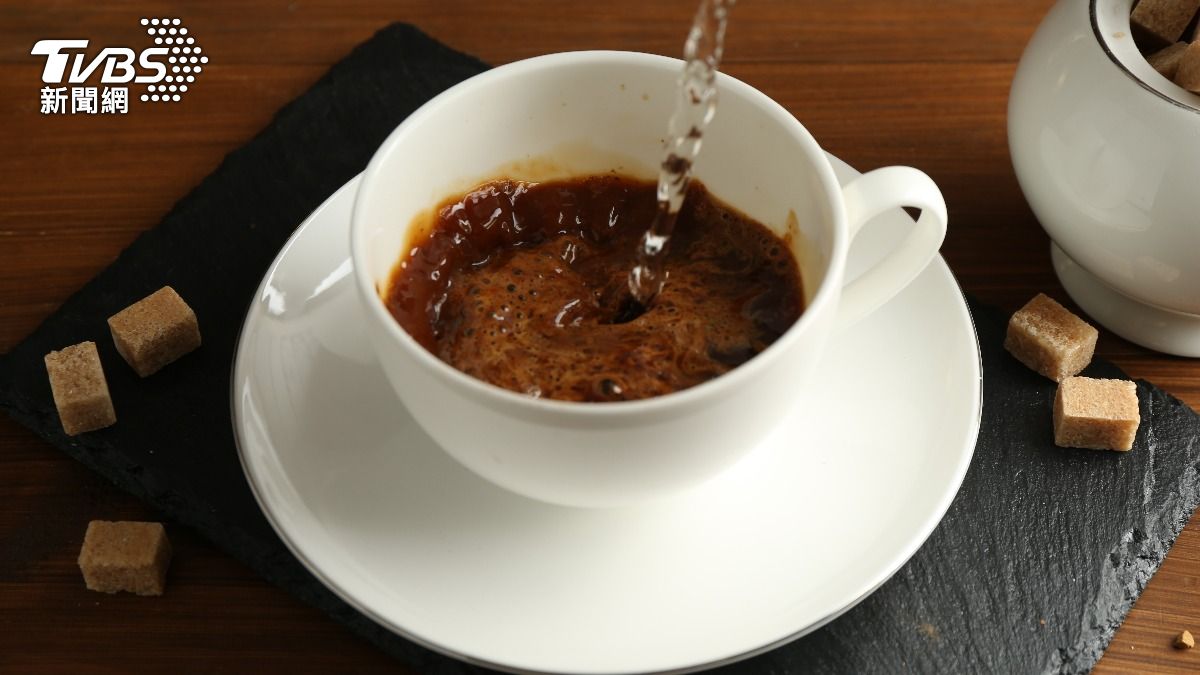 喝咖啡護腎！醫曝「最佳2時段」錯喝反害身體：4杯恐心悸