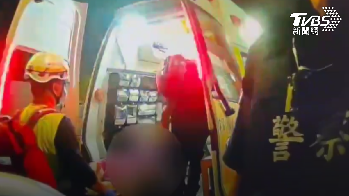 台鐵終點站拒下車!25歲男「踹副站長」 怒坐地咆哮警方緊急送醫