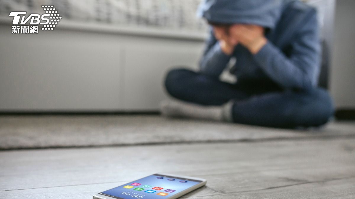 朋友圈無人按讚!35歲陸男竟患憂鬱症 醫:高敏感不是病