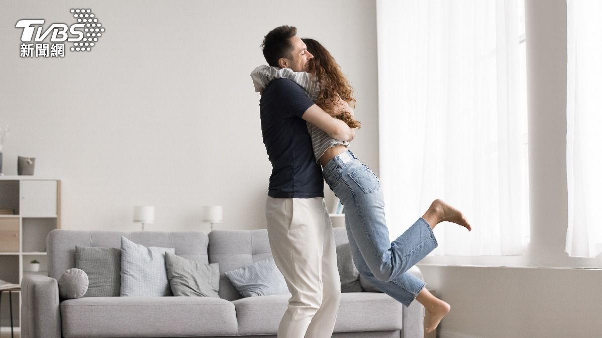 寵妻無極限！「4星座男」眼中只有另一半　他面冷心熱超反差